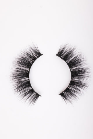 Featherweight  Lashes -Captivate 665